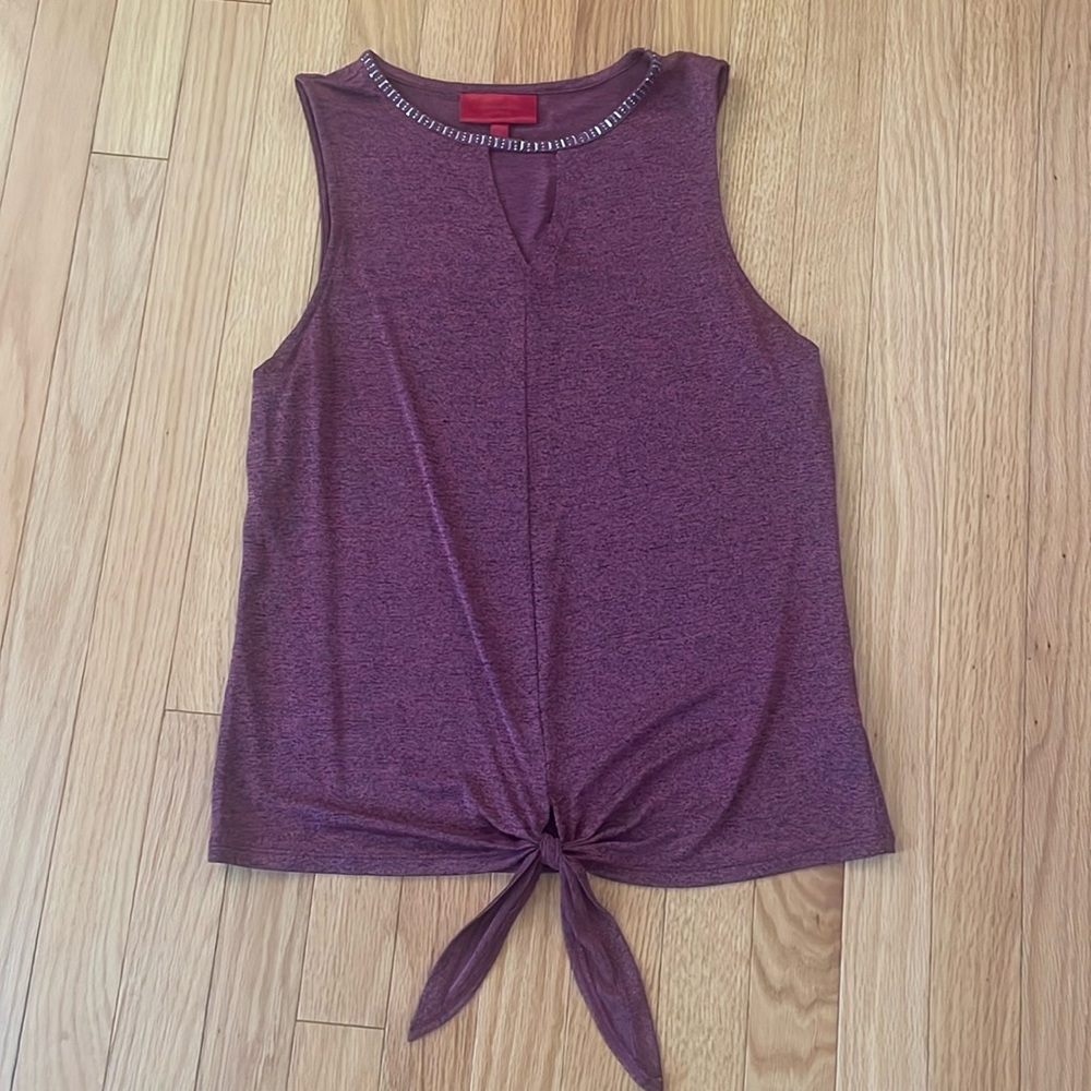 Jennifer Lopez sleeveless shirt